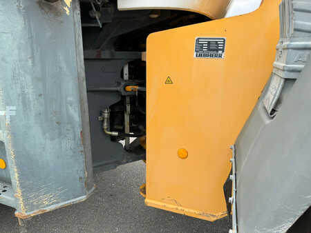 Liebherr L566 2plus2