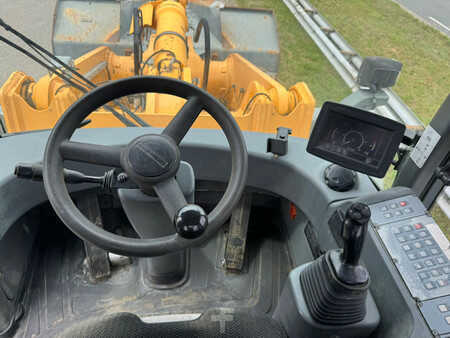 Liebherr L566 2plus2