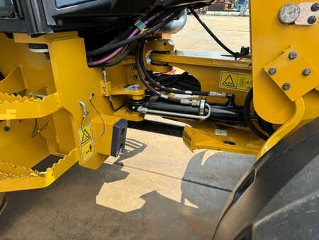 Pale Gommate 2022 Caterpillar 908M (19)