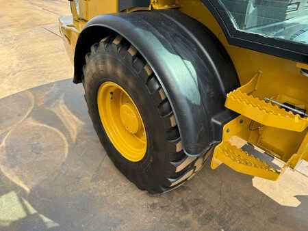 Pale Gommate 2022 Caterpillar 908M (20)