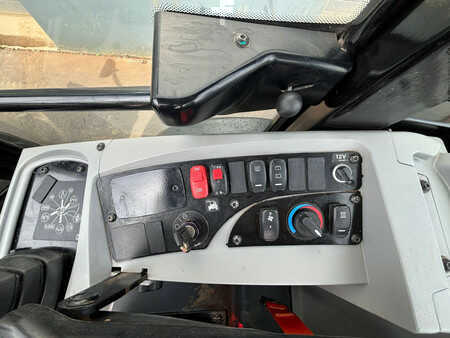 Pale Gommate 2022 Caterpillar 908M (13)