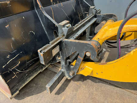 Pale Gommate 2021 Caterpillar 908M (14)