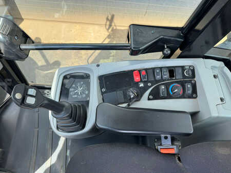 Pale Gommate 2021 Caterpillar 908M (21)