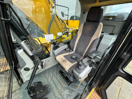 Escavadora de rastos 2017 Caterpillar 320FL incl. 3 x Bucket (30)