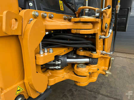 Rigid Backhoe Loader 2025 Case 570SV A/C 4x4 Telescopic boom (13)