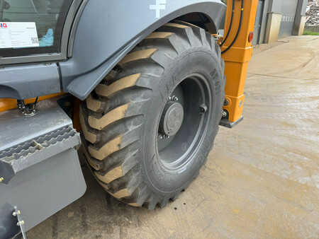 Rigid Backhoe Loader 2025 Case 570SV A/C 4x4 Telescopic boom (14)