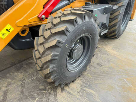 Rigid Backhoe Loader 2025 Case 570SV A/C 4x4 Telescopic boom (15)