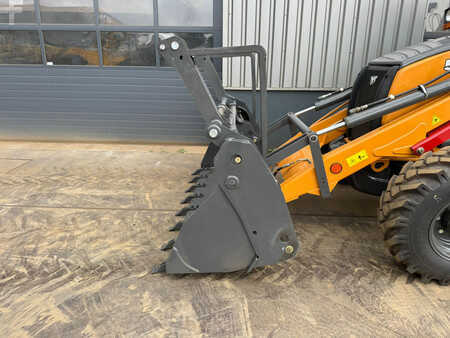 Rigid Backhoe Loader 2025 Case 570SV A/C 4x4 Telescopic boom (16)