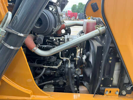 Rigid Backhoe Loader 2025 Case 570SV A/C 4x4 Telescopic boom (31)