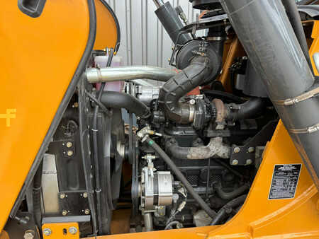 Rigid Backhoe Loader 2025 Case 570SV A/C 4x4 Telescopic boom (32)
