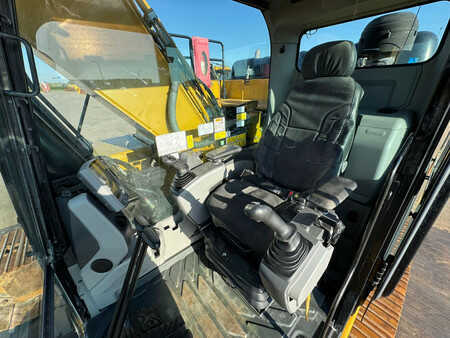 Kedjegraver 2019 Caterpillar 326FL (26)