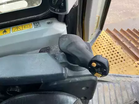 Pásové buldozery 2018 Caterpillar D6T LGP (23)