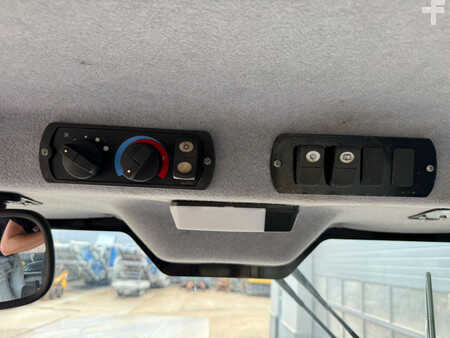 Walce gładkie 2015 Caterpillar CD54B (18)