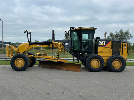 Livellatrici 2010 Caterpillar 140M (1)