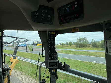 Livellatrici 2010 Caterpillar 140M (15)