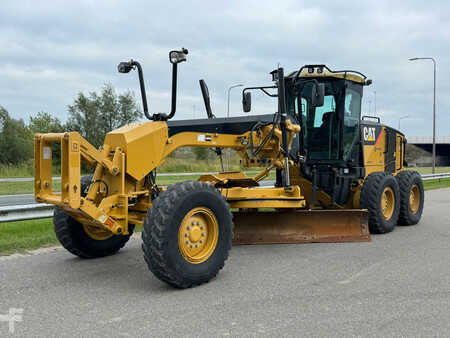 Livellatrici 2010 Caterpillar 140M (2)