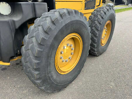 Livellatrici 2010 Caterpillar 140M (21)