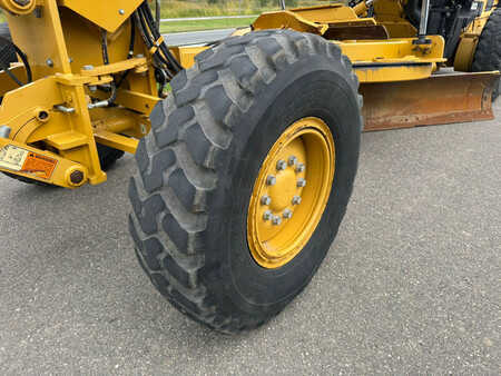 Livellatrici 2010 Caterpillar 140M (23)