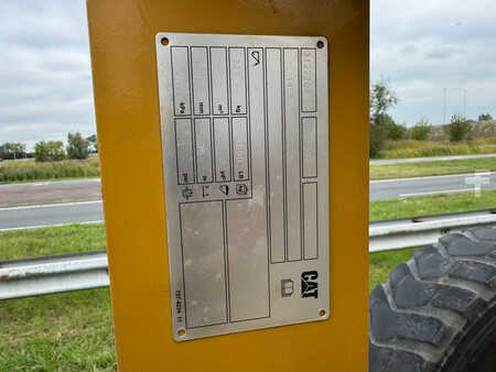 Livellatrici 2010 Caterpillar 140M (25)