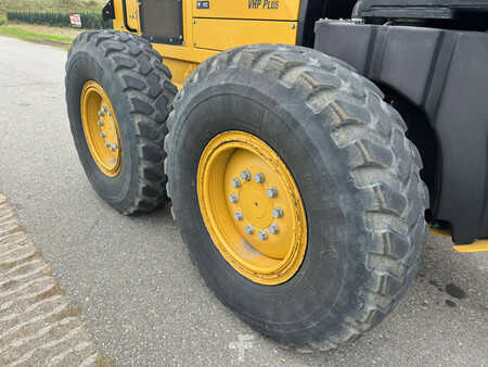 Livellatrici 2010 Caterpillar 140M (28)