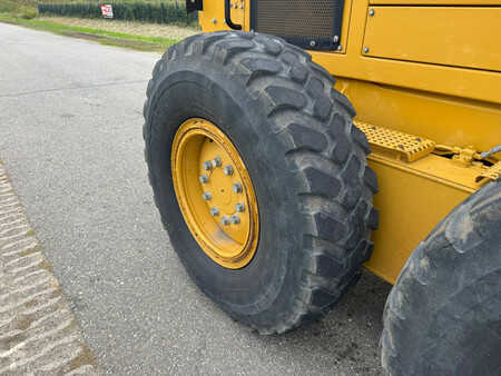 Livellatrici 2010 Caterpillar 140M (29)