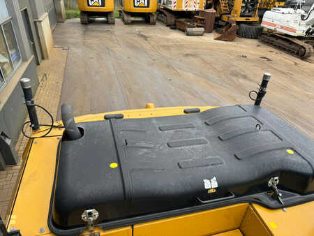 Beltegraver 2014 Caterpillar 320EL (19)