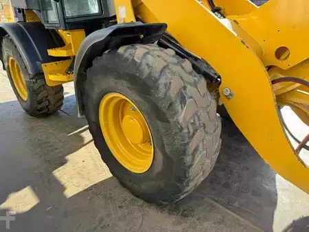 Pale Gommate 2023 Caterpillar 908 (14)