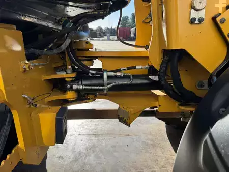 Pale Gommate 2023 Caterpillar 908 (16)