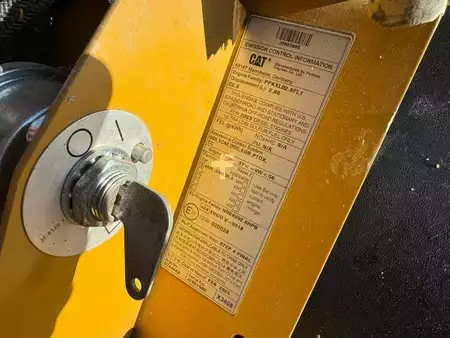 Pale Gommate 2023 Caterpillar 908 (18)