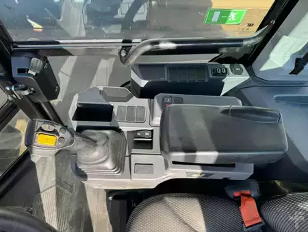 Pale Gommate 2023 Caterpillar 908 (22)