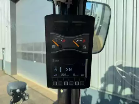 Pale Gommate 2023 Caterpillar 908 (24)