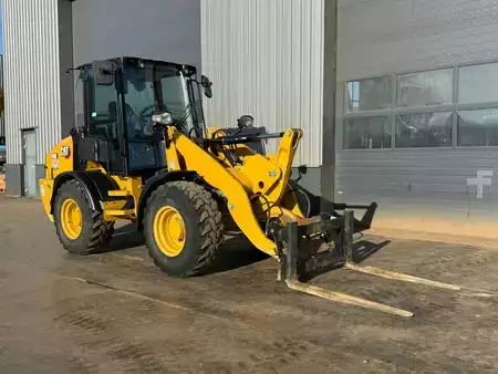 Pale Gommate 2023 Caterpillar 908 (6)