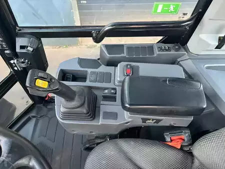 Pale Gommate 2023 Caterpillar 908 (19)