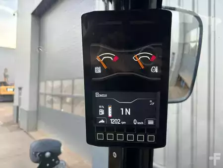 Pale Gommate 2023 Caterpillar 908 (21)