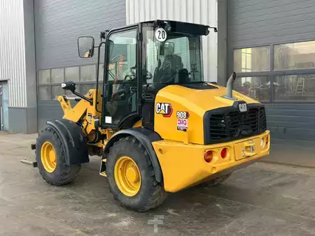 Pale Gommate 2023 Caterpillar 908 (3)