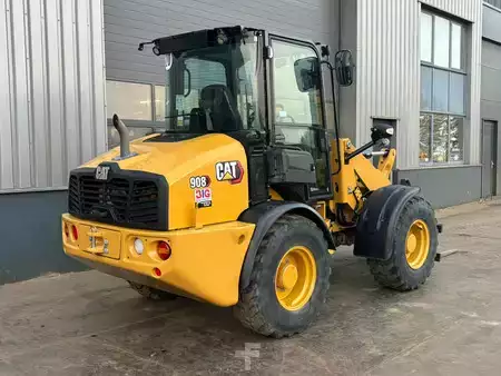 Pale Gommate 2023 Caterpillar 908 (8)