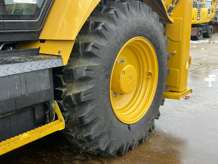 Rigid Backhoe Loader 2025 Caterpillar 424 4x4 Backhoe Loader (15)