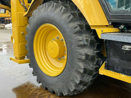 Rigid Backhoe Loader 2025 Caterpillar 424 4x4 Backhoe Loader (17)