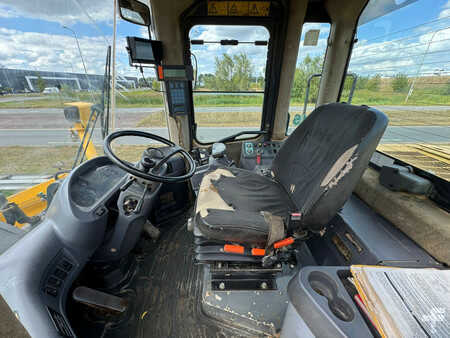 Hjullæsser 2004 Komatsu WA470-5H (17)