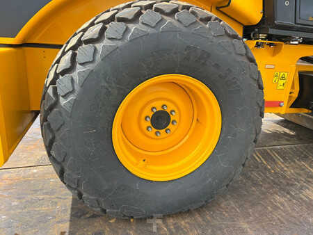 Komprimator 2025 JCB VM166D (13)