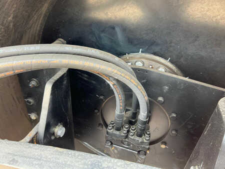 Komprimator 2025 JCB VM166D (15)