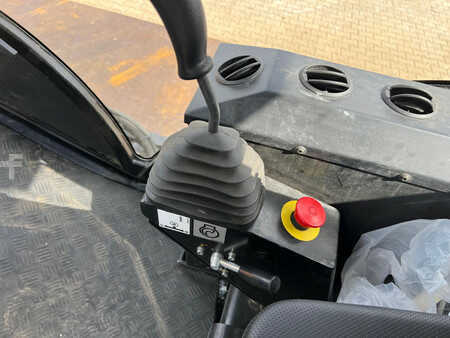 Komprimator 2025 JCB VM166D (18)