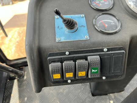 Komprimator 2025 JCB VM166D (19)