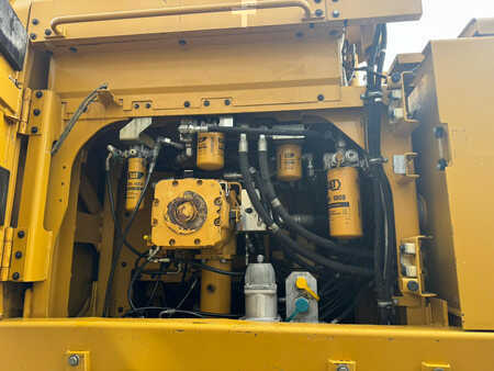 Korečková rýpadla 0 Caterpillar 374FL (25)