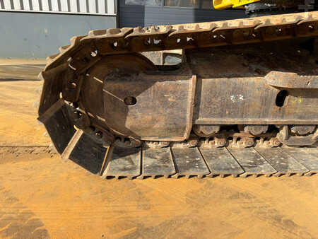 Escavadora de rastos 2015 Komatsu PC240LC-10 (11)