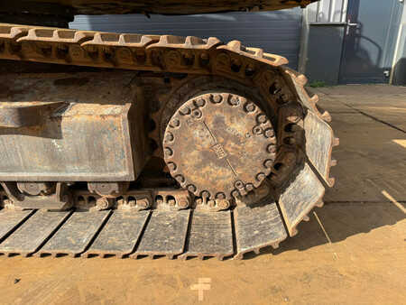 Escavadora de rastos 2015 Komatsu PC240LC-10 (12)