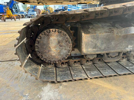 Escavadora de rastos 2015 Komatsu PC240LC-10 (15)