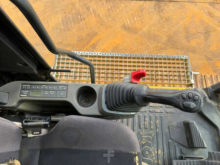 Escavadora de rastos 2015 Komatsu PC240LC-10 (22)