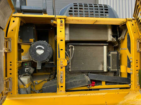 Escavadora de rastos 2015 Komatsu PC240LC-10 (28)