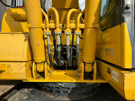 Escavadora de rastos 2015 Komatsu PC240LC-10 (9)